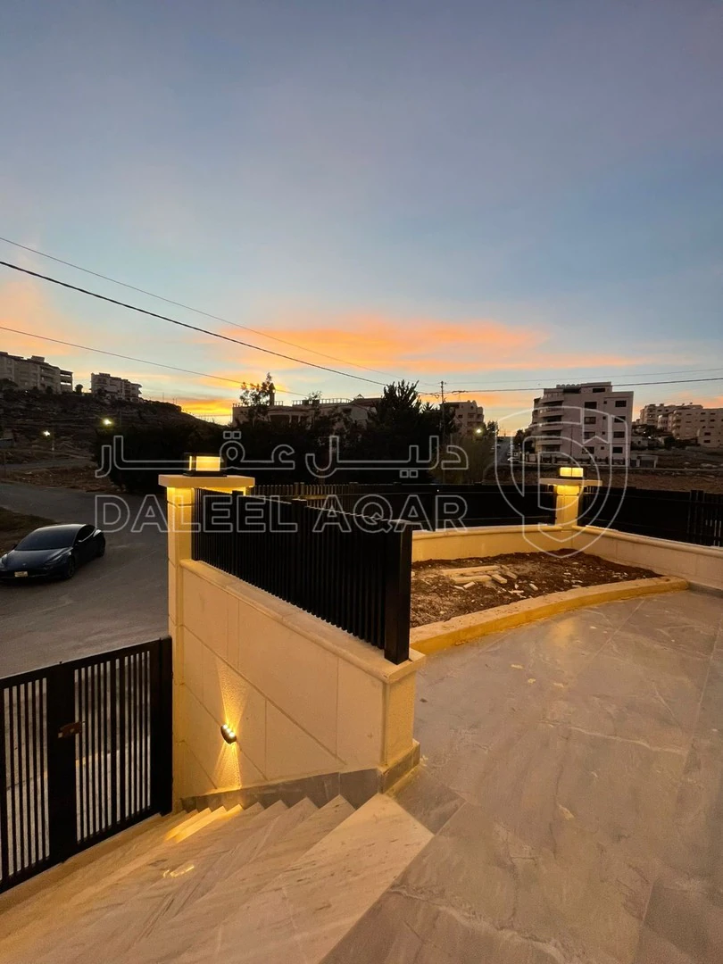 شقة في طريق المطار الحويطي خلف العالمية - 129,000 دأ - صورة 1